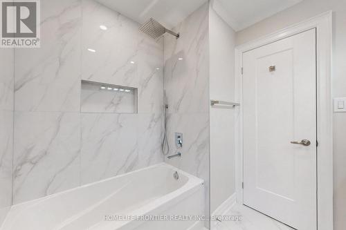 1436 Livingston Road, Oakville (Iroquois Ridge South), ON - Indoor Photo Showing Bathroom