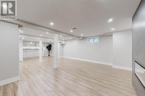 1436 Livingston Road, Oakville (Iroquois Ridge South), ON - Indoor