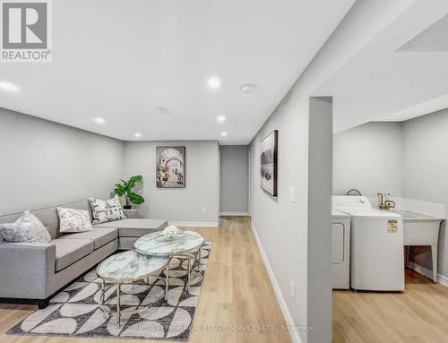 302 Melvin Avenue, Hamilton, ON - Indoor Photo Showing Laundry Room