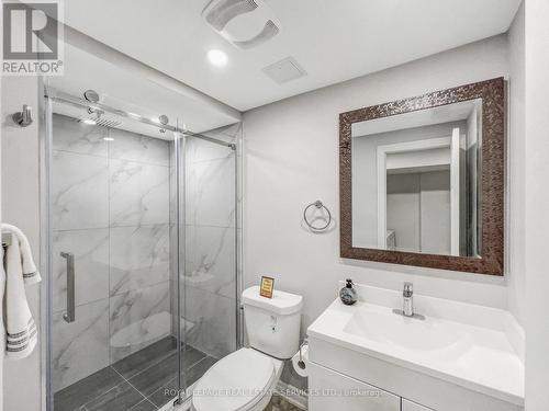 302 Melvin Avenue, Hamilton, ON - Indoor Photo Showing Bathroom