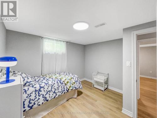 302 Melvin Avenue, Hamilton, ON - Indoor Photo Showing Bedroom