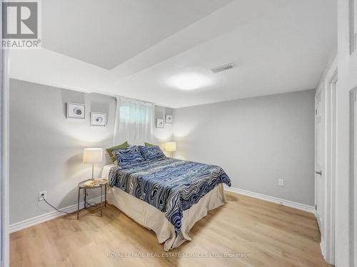 302 Melvin Avenue, Hamilton, ON - Indoor Photo Showing Bedroom