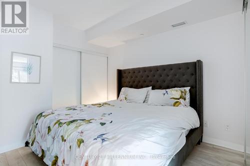 302 - 1630 Queen Street E, Toronto, ON - Indoor Photo Showing Bedroom