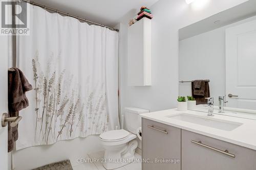 302 - 1630 Queen Street E, Toronto, ON - Indoor Photo Showing Bathroom
