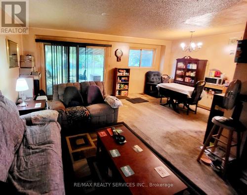 3123 Purnell Court, Mississauga, ON - Indoor Photo Showing Living Room