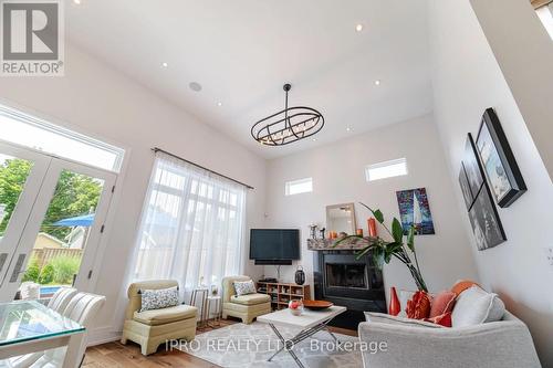 574 Stephens Crescent W, Oakville, ON - Indoor Photo Showing Living Room With Fireplace