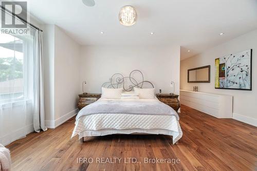 574 Stephens Crescent W, Oakville, ON - Indoor Photo Showing Bedroom