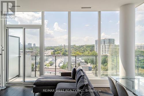 Ph 812 - 4208 Dundas Street W, Toronto, ON - Indoor Photo Showing Living Room