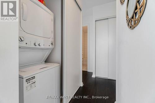 Ph 812 - 4208 Dundas Street W, Toronto, ON - Indoor Photo Showing Laundry Room