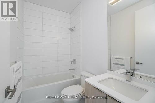 Ph 812 - 4208 Dundas Street W, Toronto, ON - Indoor Photo Showing Bathroom