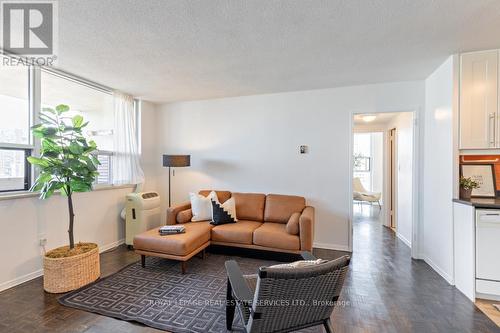 2617 - 40 Homewood Avenue, Toronto C08, ON - Indoor Photo Showing Living Room