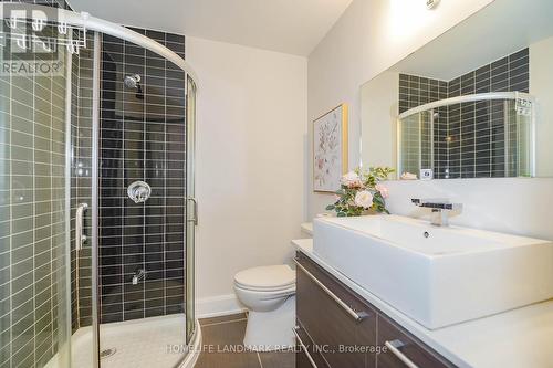80 Kingslake Road, Toronto, ON - Indoor Photo Showing Bathroom