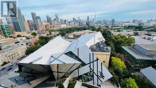 1601 - 200 Bloor Street W, Toronto (Annex), ON - Outdoor With View