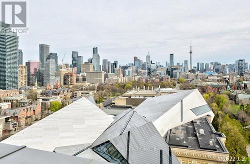 1601 - 200 Bloor Street W, Toronto (Annex), ON - Outdoor With View