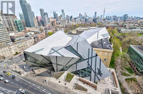 1601 - 200 Bloor Street W, Toronto (Annex), ON - Outdoor