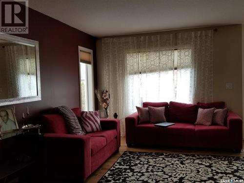 2319 Riverbend Crescent, Regina, SK - Indoor Photo Showing Living Room