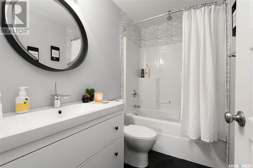 200 Willow Ridge Drive, Pilot Butte, SK - Indoor Photo Showing Bathroom