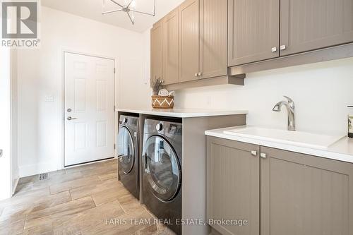 16 Gelderland Crescent, Oro-Medonte, ON - Indoor Photo Showing Laundry Room