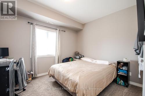 805B Dundas Street W, Whitby (Downtown Whitby), ON - Indoor Photo Showing Bedroom