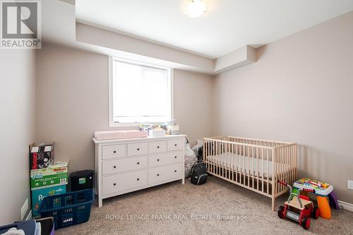 805B Dundas Street W, Whitby (Downtown Whitby), ON - Indoor Photo Showing Bedroom