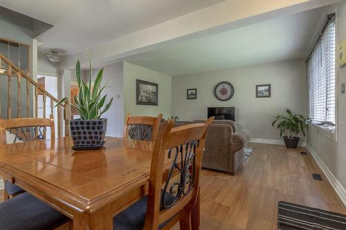5180 Slater Avenue, Niagara Falls, ON - Indoor Photo Showing Dining Room