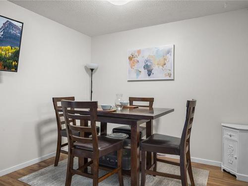 205-3089 Barons Rd, Nanaimo, BC - Indoor Photo Showing Dining Room