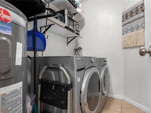 205-3089 Barons Rd, Nanaimo, BC - Indoor Photo Showing Laundry Room