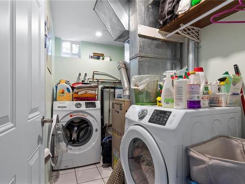 1922 Cedar Rd, Nanaimo, BC - Indoor Photo Showing Laundry Room