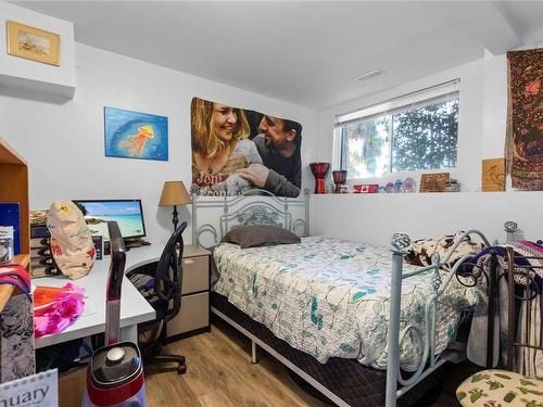 1922 Cedar Rd, Nanaimo, BC - Indoor Photo Showing Bedroom