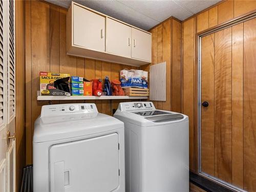 1922 Cedar Rd, Nanaimo, BC - Indoor Photo Showing Laundry Room