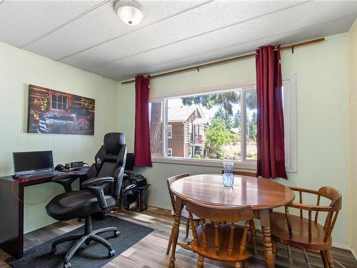 1922 Cedar Rd, Nanaimo, BC - Indoor Photo Showing Office