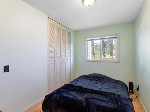 1922 Cedar Rd, Nanaimo, BC - Indoor Photo Showing Bedroom