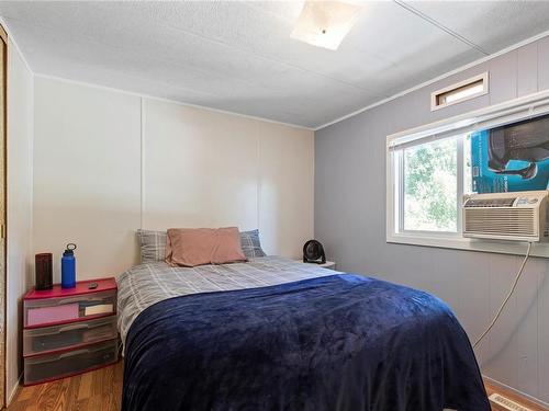 1922 Cedar Rd, Nanaimo, BC - Indoor Photo Showing Bedroom