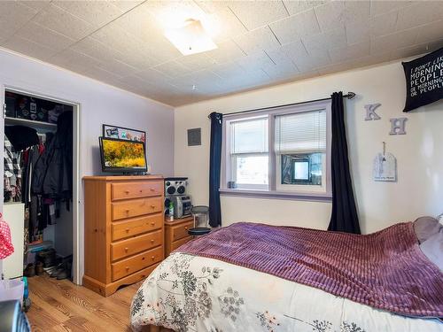 1922 Cedar Rd, Nanaimo, BC - Indoor Photo Showing Bedroom