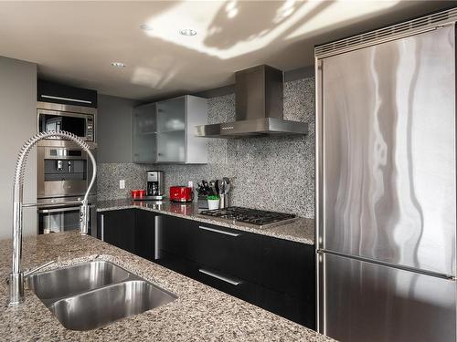 1406-707 Courtney St, Victoria, BC - Indoor Photo Showing Kitchen With Stainless Steel Kitchen With Double Sink With Upgraded Kitchen