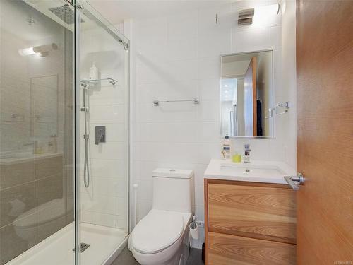 611-989 Johnson St, Victoria, BC - Indoor Photo Showing Bathroom