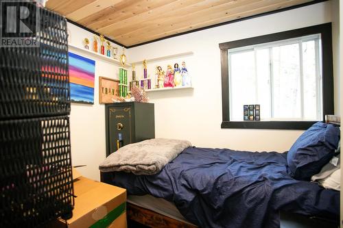 5404 Milford Haven Rd, Hilton Beach, ON - Indoor Photo Showing Bedroom