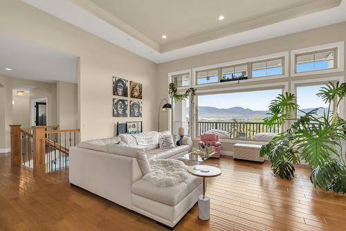 158 Terrace Hill Court, Kelowna, BC - Indoor Photo Showing Living Room