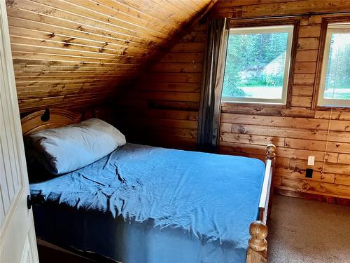 30-10250 Dee Lake Road, Lake Country, BC - Indoor Photo Showing Bedroom