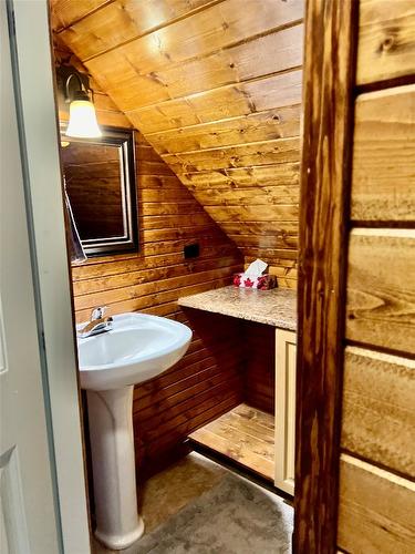 30-10250 Dee Lake Road, Lake Country, BC - Indoor Photo Showing Bathroom