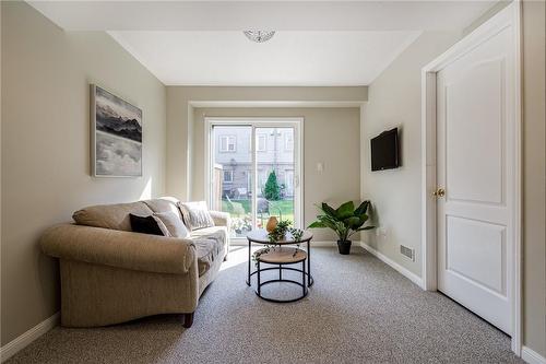 470 Beach Boulevard|Unit #67, Hamilton, ON - Indoor Photo Showing Living Room