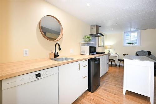 28 Woodburn Avenue, St. Catharines, ON - Indoor Photo Showing Kitchen