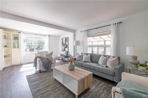 11624 Belleview Beach Road, Wainfleet, ON - Indoor Photo Showing Living Room