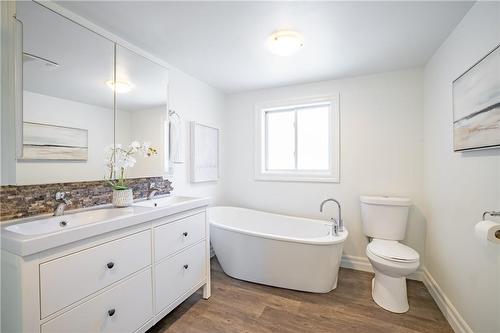 11624 Belleview Beach Road, Wainfleet, ON - Indoor Photo Showing Bathroom