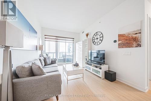 2405 - 10 Park Lawn Road, Toronto, ON - Indoor Photo Showing Living Room