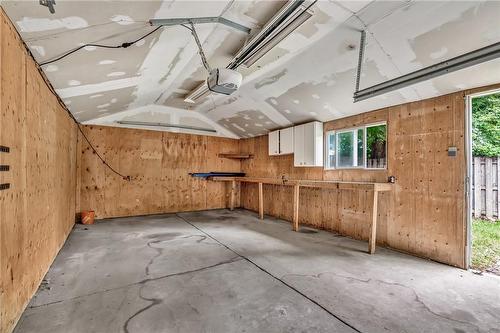 652 Upper Wellington Street, Hamilton, ON - Indoor Photo Showing Garage
