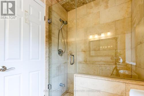 1887 Sherwood Forrest Circle, Mississauga, ON - Indoor Photo Showing Bathroom