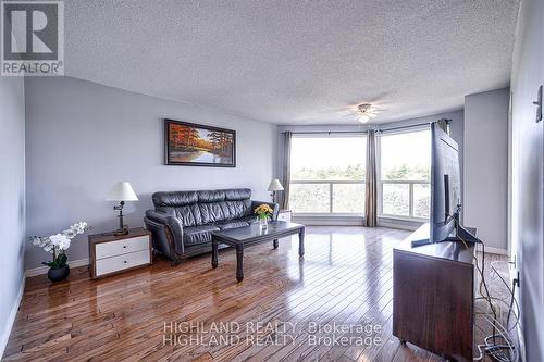 705 - 1700 The Collegeway, Mississauga, ON - Indoor Photo Showing Living Room