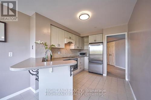 705 - 1700 The Collegeway, Mississauga, ON - Indoor Photo Showing Kitchen