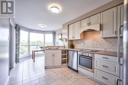 705 - 1700 The Collegeway, Mississauga, ON - Indoor Photo Showing Kitchen